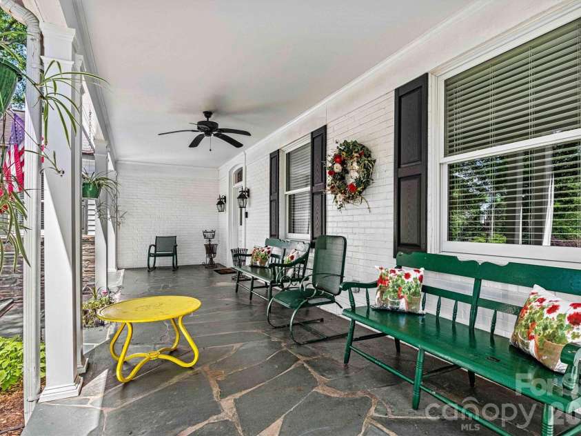 842 North Center Street, Hickory, NC 28601.  MLS# CAR4368578, YatesRealty ID 10351. Front Porch/Entry View