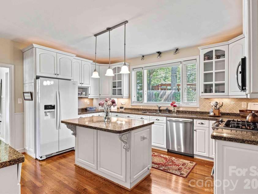 842 North Center Street, Hickory, NC 28601.  MLS# CAR4368578, YatesRealty ID 10351. Kitchen/Gas Range View