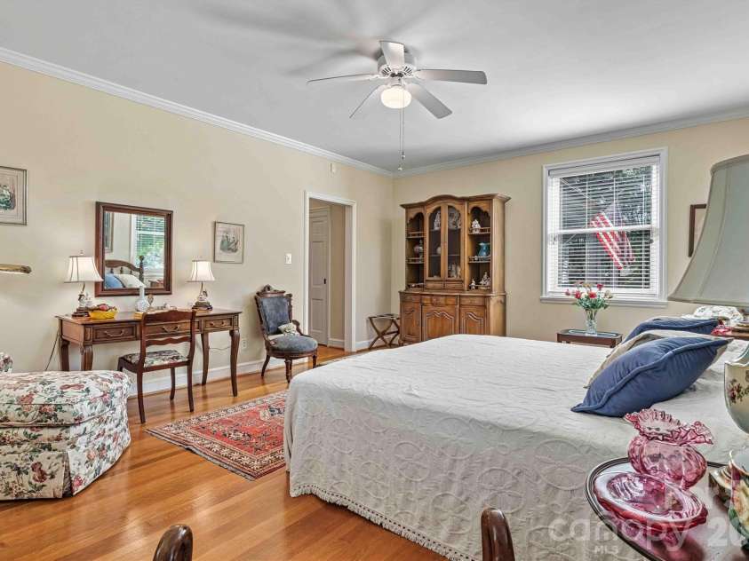 842 North Center Street, Hickory, NC 28601.  MLS# CAR4368578, YatesRealty ID 10351. Left Front Primary Suite/Entry View