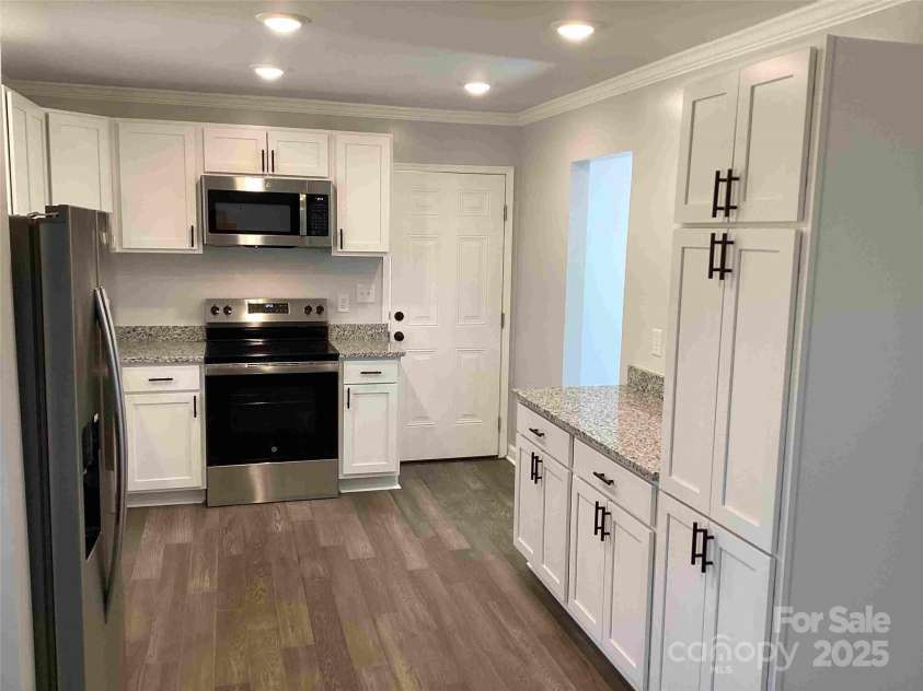 177 Valleydale Drive, Gastonia, NC 28056.  MLS# CAR4232752, YatesRealty ID 10352. 