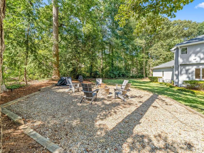206 Vauxhall Drive, Shelby, NC 28150.  MLS# CAR4366232, YatesRealty ID 10352. 