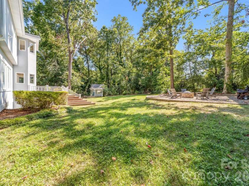 206 Vauxhall Drive, Shelby, NC 28150.  MLS# CAR4366232, YatesRealty ID 10352. Peaceful backyard