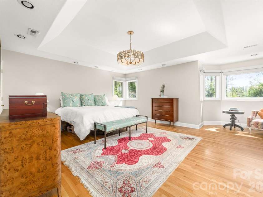 206 Vauxhall Drive, Shelby, NC 28150.  MLS# CAR4366232, YatesRealty ID 10352. Primary en suite on the upper level