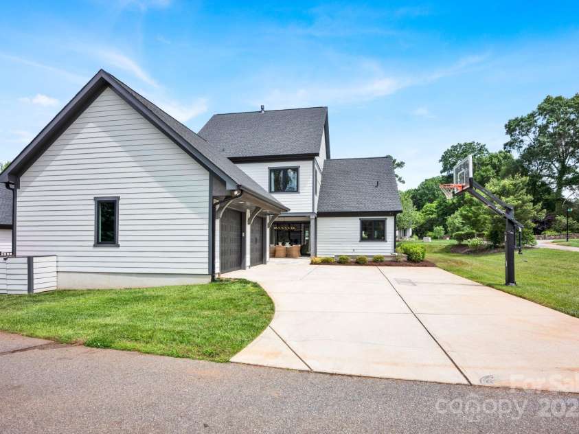 14105 Ryker Way, Davidson, NC 28036.  MLS# CAR4320111, YatesRealty ID 10353. 