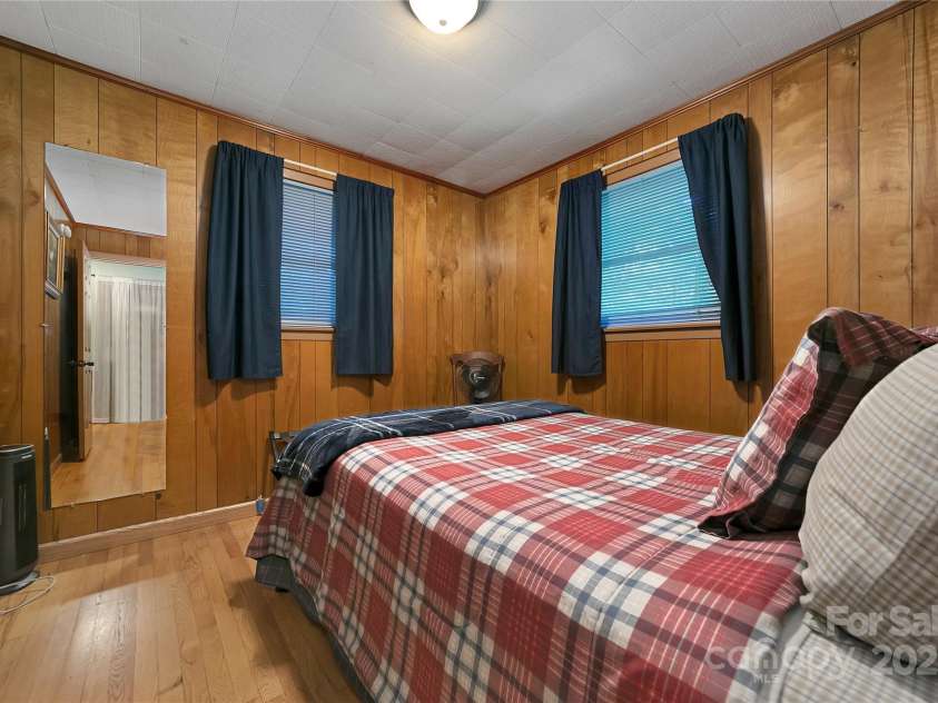 176 Lake Sega Road, Brevard, NC 28712.  MLS# CAR4288679, YatesRealty ID 10354. 