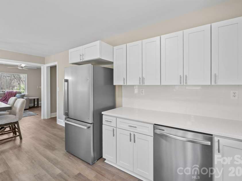 5000 Hoover Drive, Charlotte, NC 28269.  MLS# CAR4359253, YatesRealty ID 10354. 