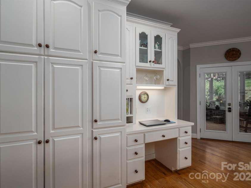 3964 Deer Run Drive, Conover, NC 28613.  MLS# CAR4241834, YatesRealty ID 10355. 