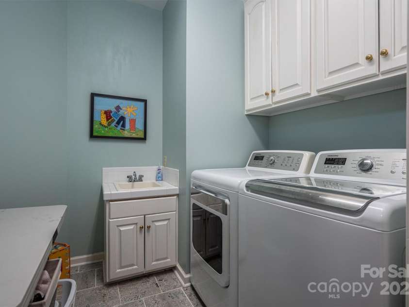 3964 Deer Run Drive, Conover, NC 28613.  MLS# CAR4241834, YatesRealty ID 10355. 