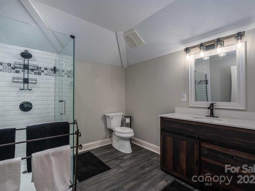 3964 Deer Run Drive, Conover, NC 28613.  MLS# CAR4241834, YatesRealty ID 10355. 