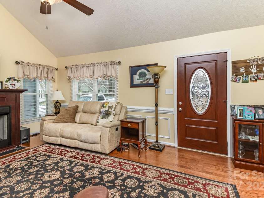 207 Cypress Drive, Gastonia, NC 28052.  MLS# CAR4231638, YatesRealty ID 10356. 