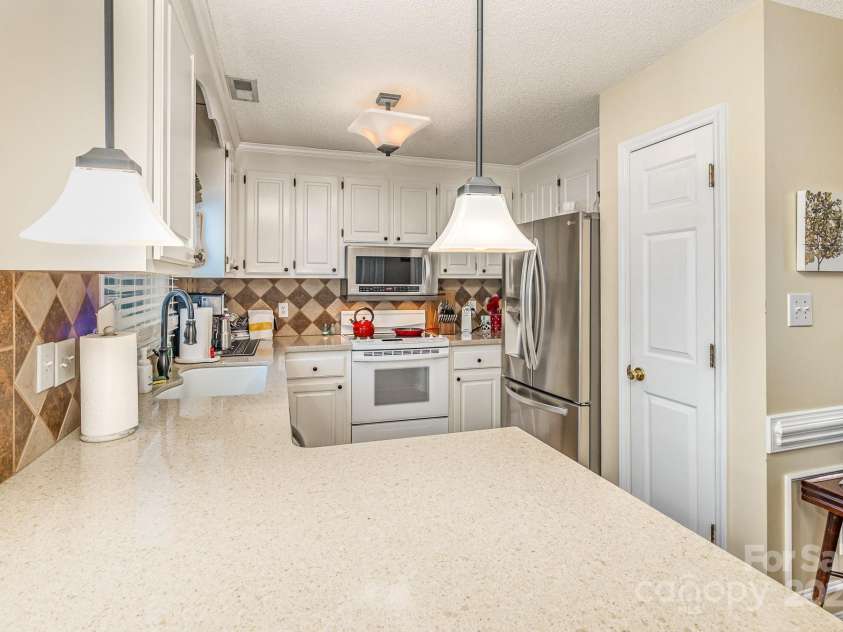 207 Cypress Drive, Gastonia, NC 28052.  MLS# CAR4231638, YatesRealty ID 10356. 