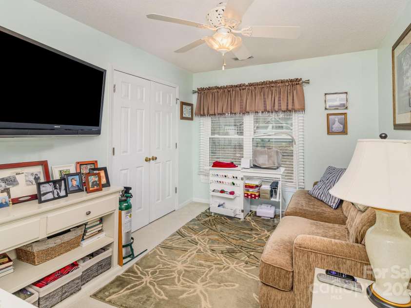 207 Cypress Drive, Gastonia, NC 28052.  MLS# CAR4231638, YatesRealty ID 10356. 