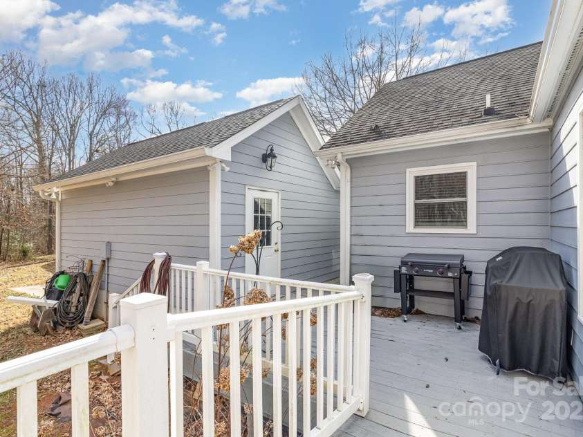 207 Cypress Drive, Gastonia, NC 28052.  MLS# CAR4231638, YatesRealty ID 10356. 