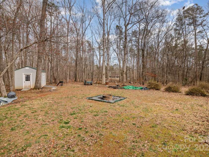 207 Cypress Drive, Gastonia, NC 28052.  MLS# CAR4231638, YatesRealty ID 10356. 