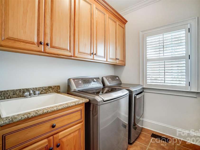 6548 Robin Hollow Drive, Mint Hill, NC 28227.  MLS# CAR4226130, YatesRealty ID 10357. 