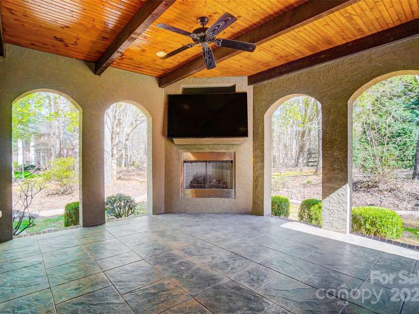 6548 Robin Hollow Drive, Mint Hill, NC 28227.  MLS# CAR4226130, YatesRealty ID 10357. 