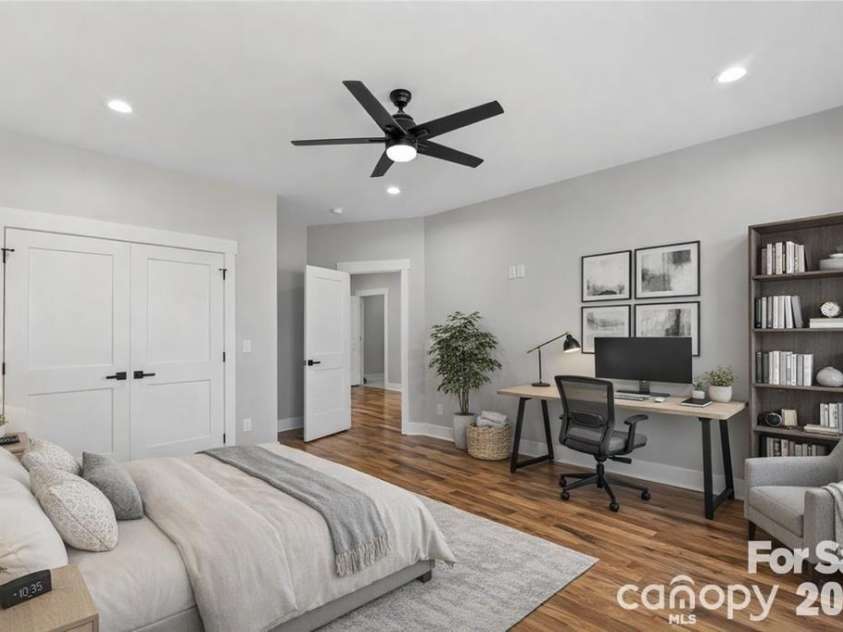 543 30th Avenue, Hickory, NC 28601.  MLS# CAR4405450, YatesRealty ID 10358. 