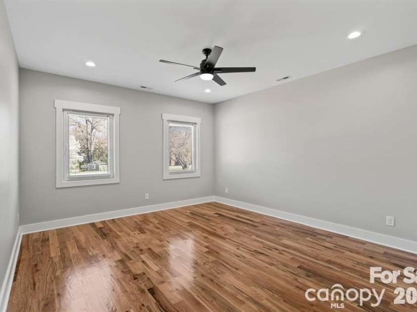 543 30th Avenue, Hickory, NC 28601.  MLS# CAR4405450, YatesRealty ID 10358. 