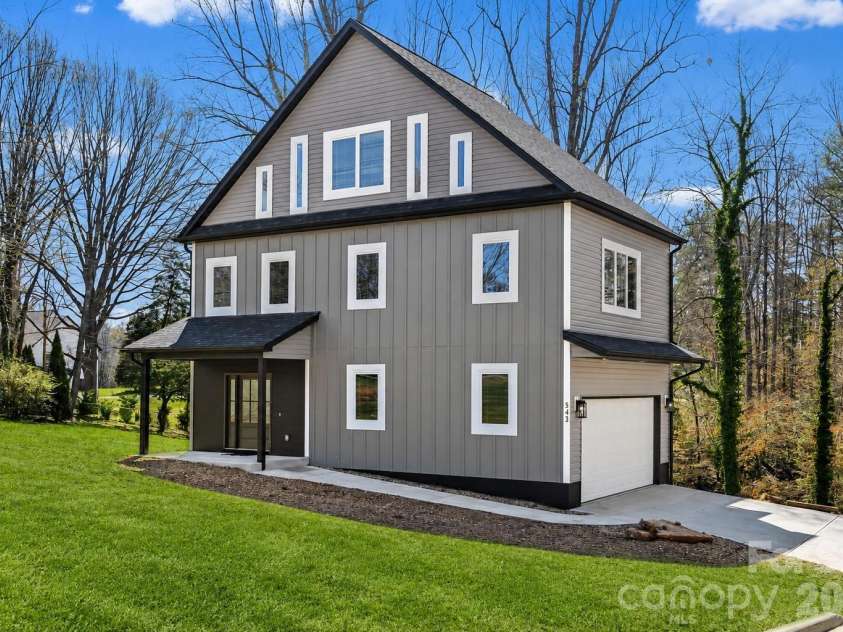 543 30th Avenue, Hickory, NC 28601.  MLS# CAR4420266, YatesRealty ID 10358. 