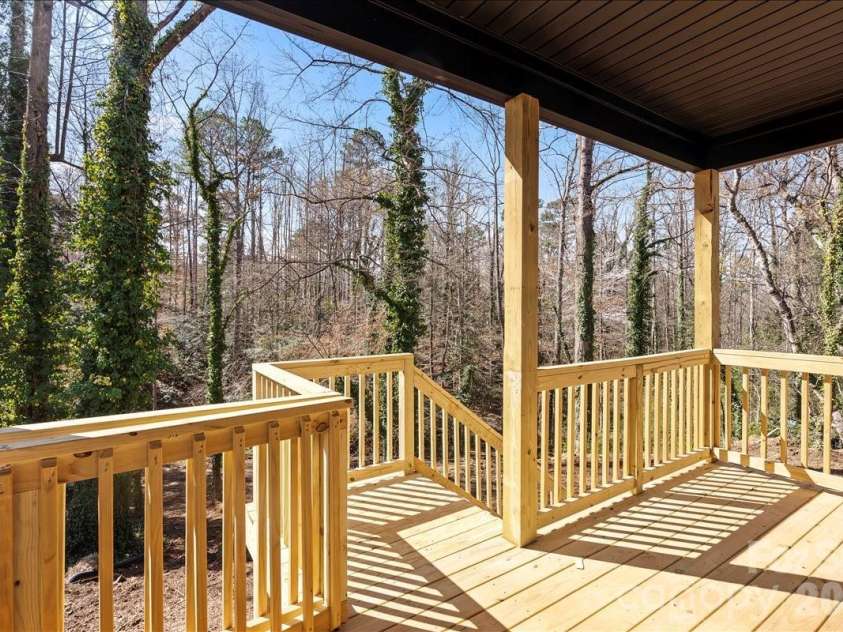 543 30th Avenue, Hickory, NC 28601.  MLS# CAR4420266, YatesRealty ID 10358. 