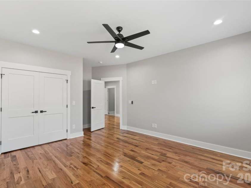 543 30th Avenue, Hickory, NC 28601.  MLS# CAR4420266, YatesRealty ID 10358. First Bedroom