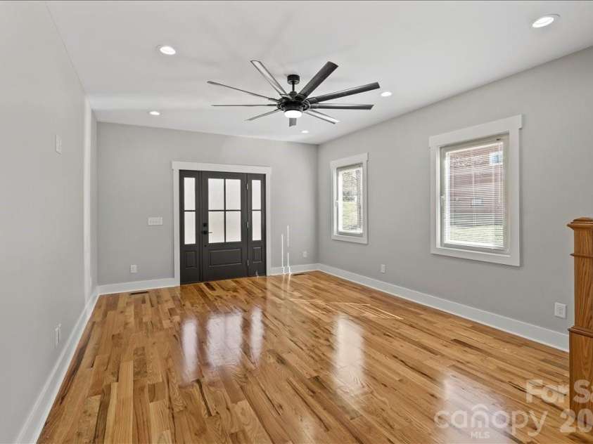 543 30th Avenue, Hickory, NC 28601.  MLS# CAR4420266, YatesRealty ID 10358. First floor living area