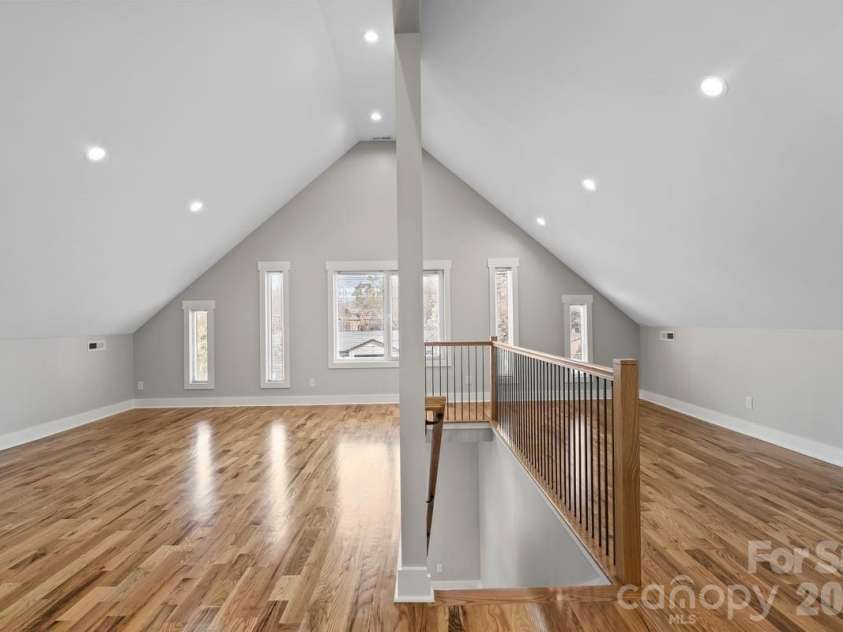 543 30th Avenue, Hickory, NC 28601.  MLS# CAR4420266, YatesRealty ID 10358. Upstairs flex space