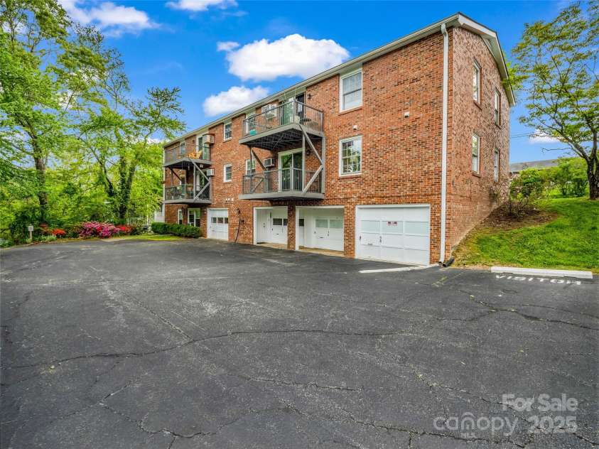 65 Brookside Drive, Hendersonville, NC 28792.  MLS# CAR4259209, YatesRealty ID 10359. 