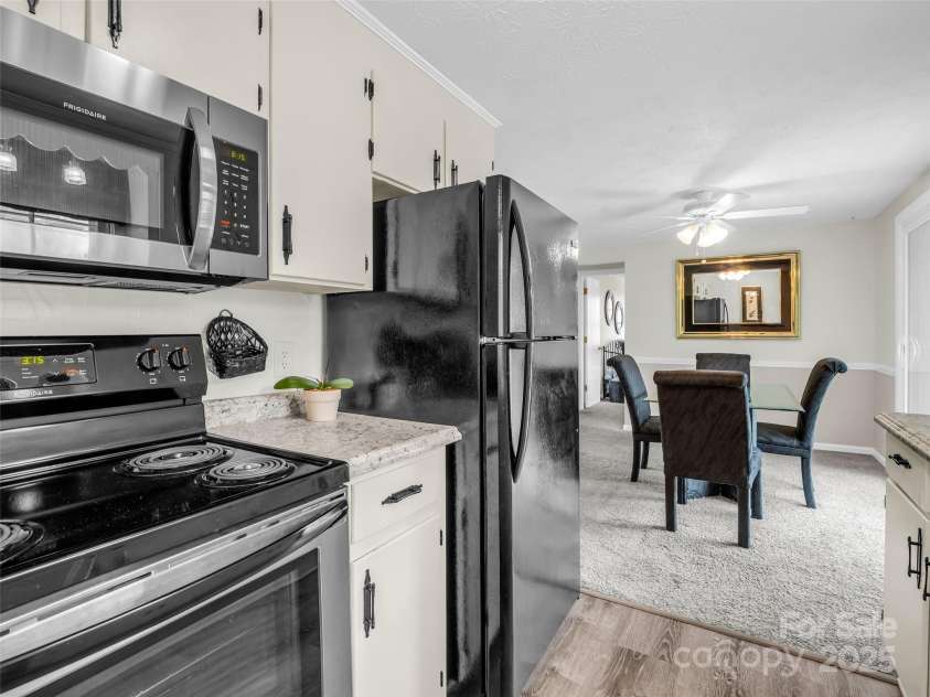 65 Brookside Drive, Hendersonville, NC 28792.  MLS# CAR4259209, YatesRealty ID 10359. 