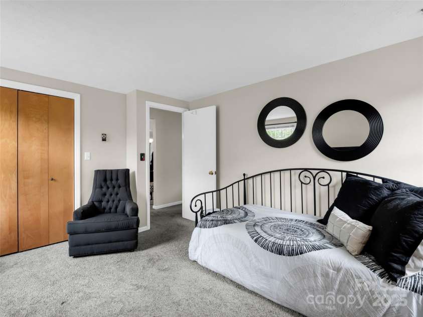 65 Brookside Drive, Hendersonville, NC 28792.  MLS# CAR4259209, YatesRealty ID 10359. 