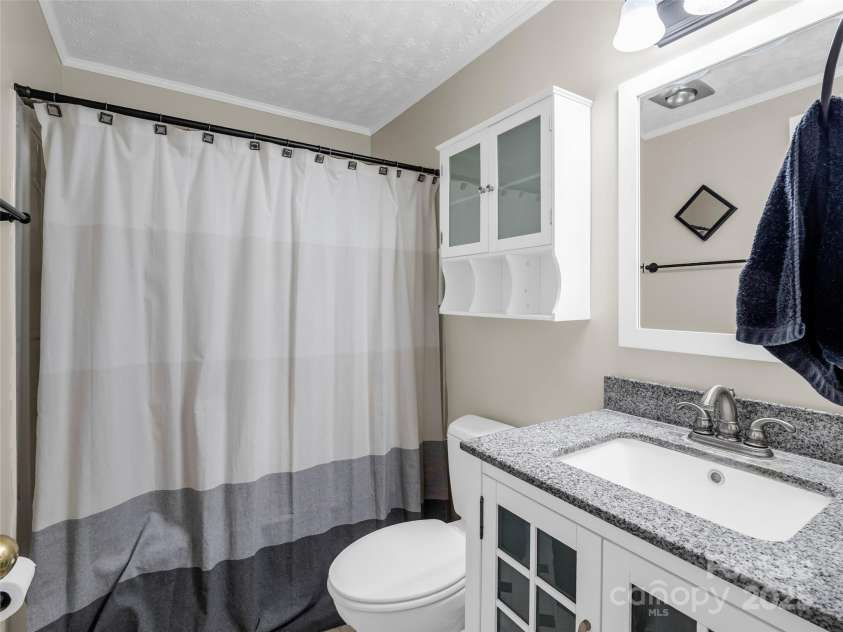 65 Brookside Drive, Hendersonville, NC 28792.  MLS# CAR4259209, YatesRealty ID 10359. 