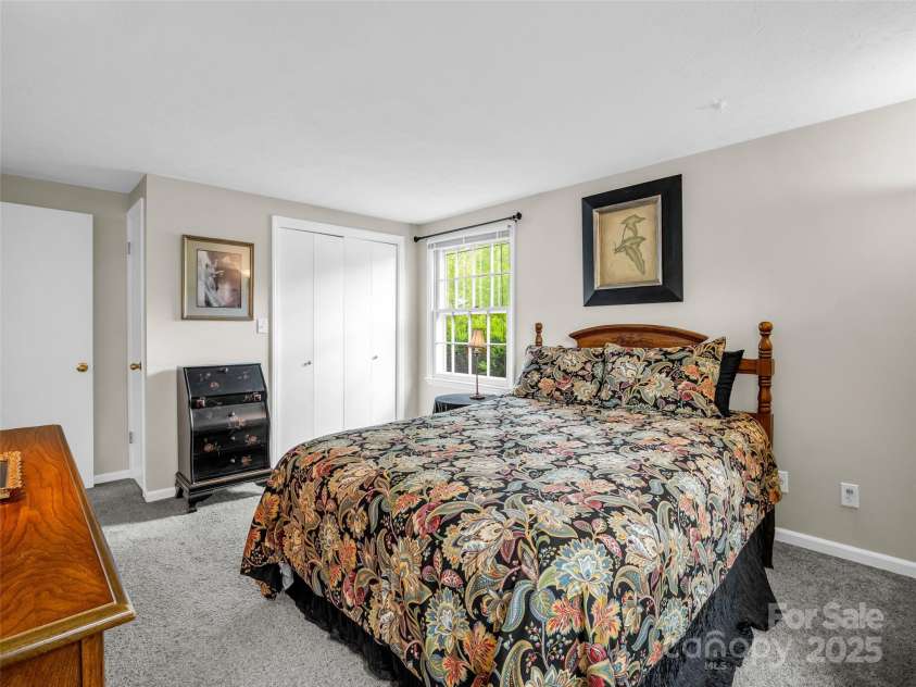 65 Brookside Drive, Hendersonville, NC 28792.  MLS# CAR4259209, YatesRealty ID 10359. 