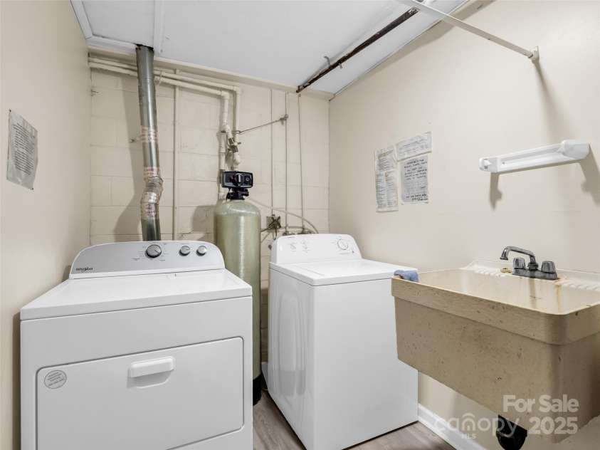 65 Brookside Drive, Hendersonville, NC 28792.  MLS# CAR4259209, YatesRealty ID 10359. 