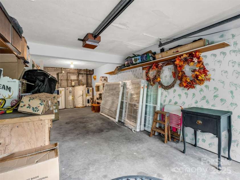 65 Brookside Drive, Hendersonville, NC 28792.  MLS# CAR4259209, YatesRealty ID 10359. 