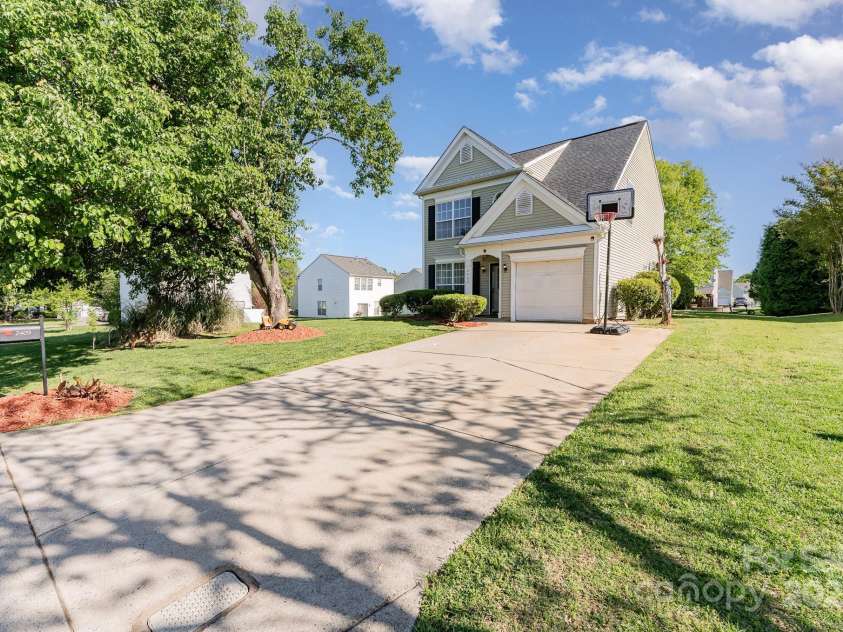 2409 Deberry Court, Charlotte, NC 28213.  MLS# CAR4243418, YatesRealty ID 10360. 