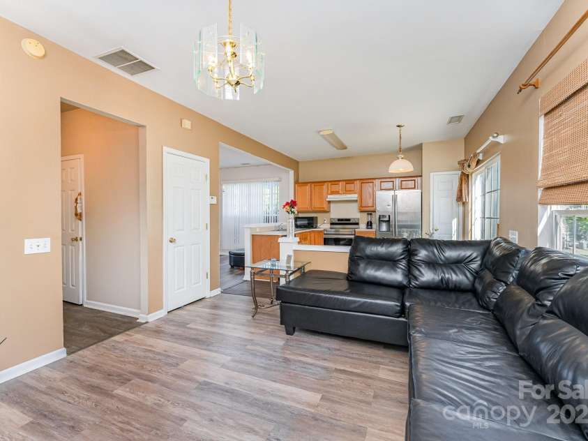 2409 Deberry Court, Charlotte, NC 28213.  MLS# CAR4243418, YatesRealty ID 10360. 