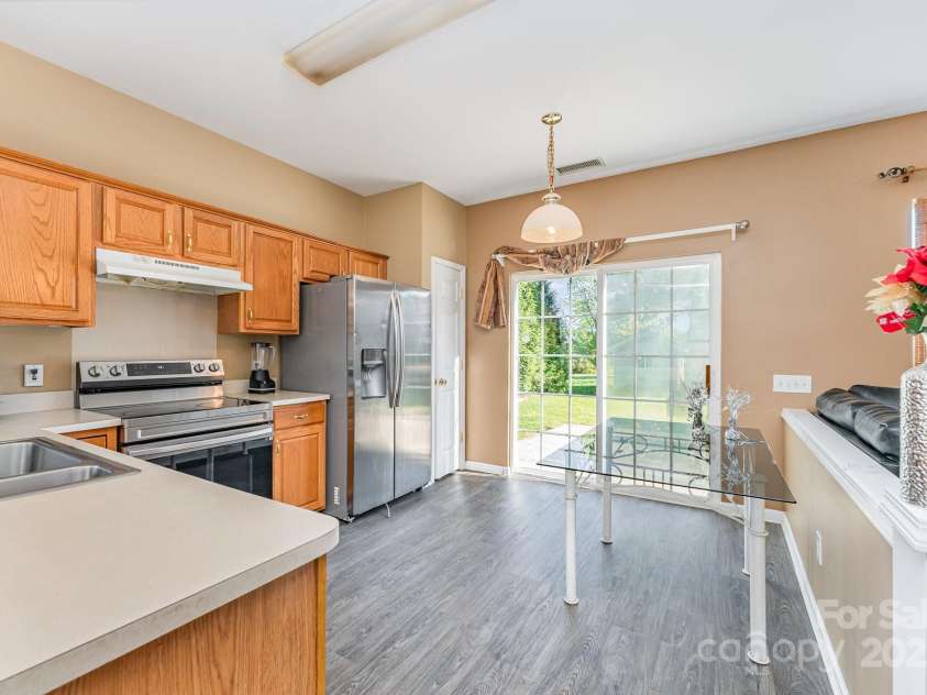2409 Deberry Court, Charlotte, NC 28213.  MLS# CAR4243418, YatesRealty ID 10360. 