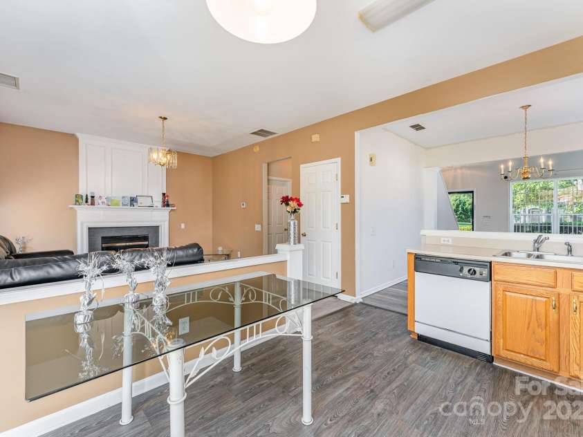 2409 Deberry Court, Charlotte, NC 28213.  MLS# CAR4243418, YatesRealty ID 10360. 