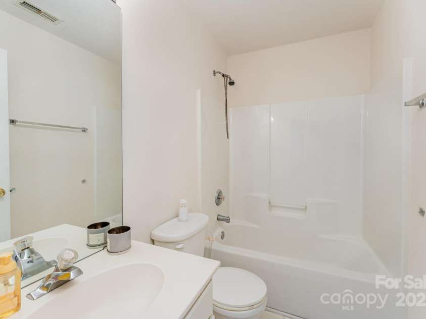 2409 Deberry Court, Charlotte, NC 28213.  MLS# CAR4243418, YatesRealty ID 10360. 