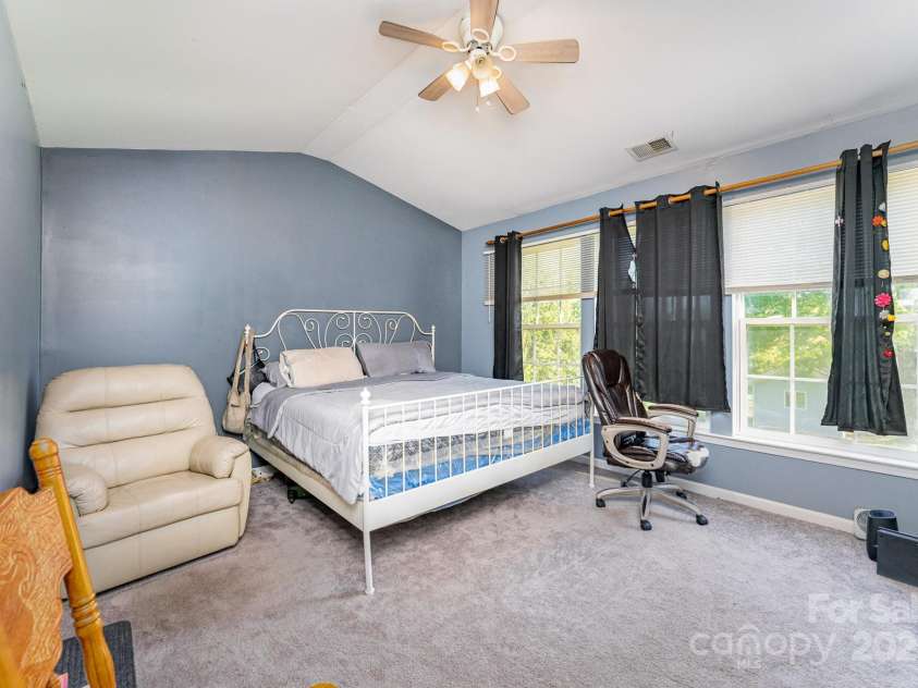 2409 Deberry Court, Charlotte, NC 28213.  MLS# CAR4243418, YatesRealty ID 10360. 