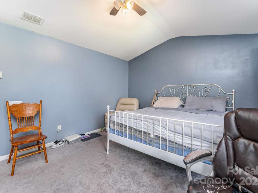 2409 Deberry Court, Charlotte, NC 28213.  MLS# CAR4243418, YatesRealty ID 10360. 