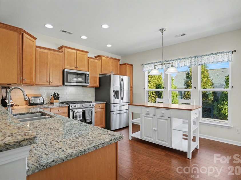 8024 Carolina Lakes Way, Fort Mill, SC 29707.  MLS# CAR4346486, YatesRealty ID 10362. 