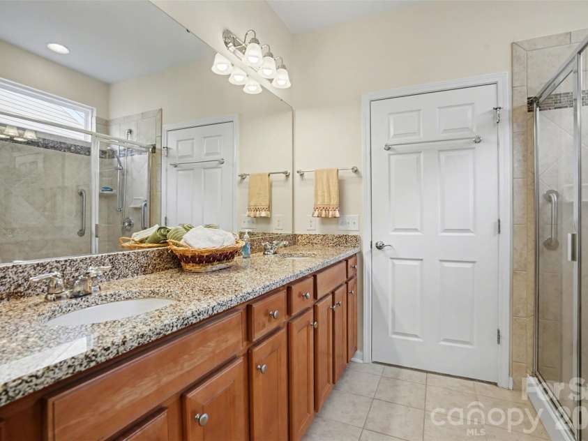 8024 Carolina Lakes Way, Fort Mill, SC 29707.  MLS# CAR4346486, YatesRealty ID 10362. 