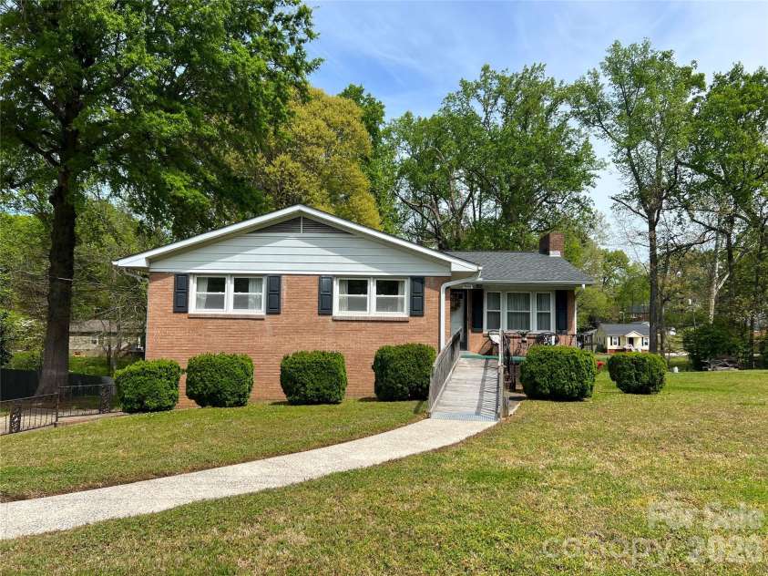 1004 Hoke Street, Kannapolis, NC 28081.  MLS# CAR4368033, YatesRealty ID 10363. Front view