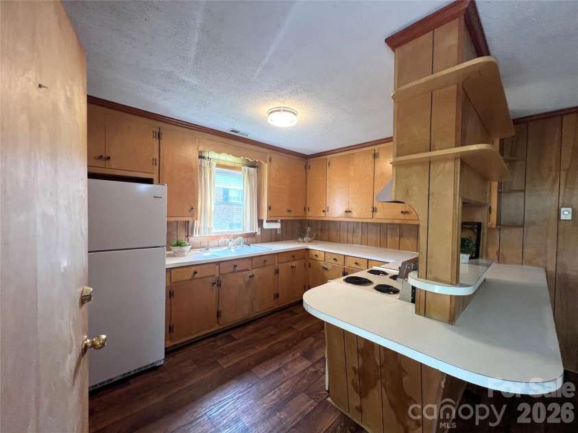 1004 Hoke Street, Kannapolis, NC 28081.  MLS# CAR4368033, YatesRealty ID 10363. Kitchen