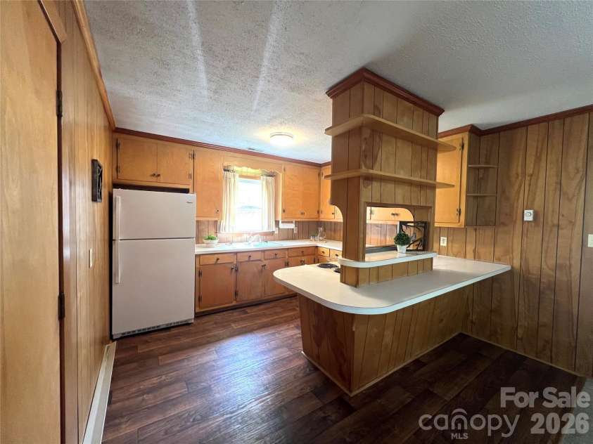 1004 Hoke Street, Kannapolis, NC 28081.  MLS# CAR4368033, YatesRealty ID 10363. Kitchen