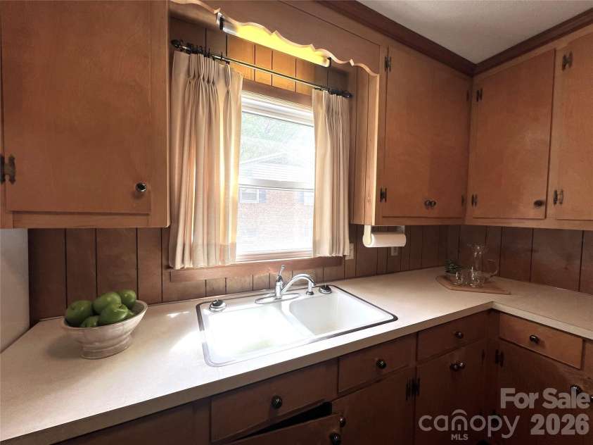 1004 Hoke Street, Kannapolis, NC 28081.  MLS# CAR4368033, YatesRealty ID 10363. Kitchen sink
