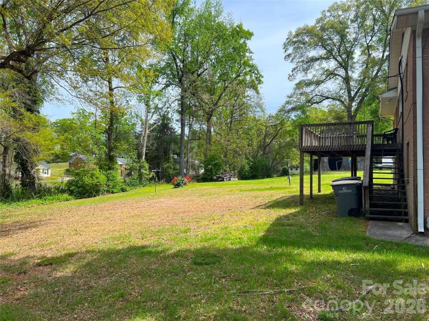 1004 Hoke Street, Kannapolis, NC 28081.  MLS# CAR4368033, YatesRealty ID 10363. Side backyard