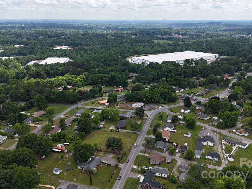 101 Blake Drive, Gastonia, NC 28056.  MLS# CAR4254197, YatesRealty ID 10364. 