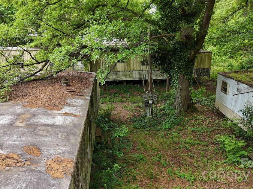 101 Blake Drive, Gastonia, NC 28056.  MLS# CAR4254197, YatesRealty ID 10364. 